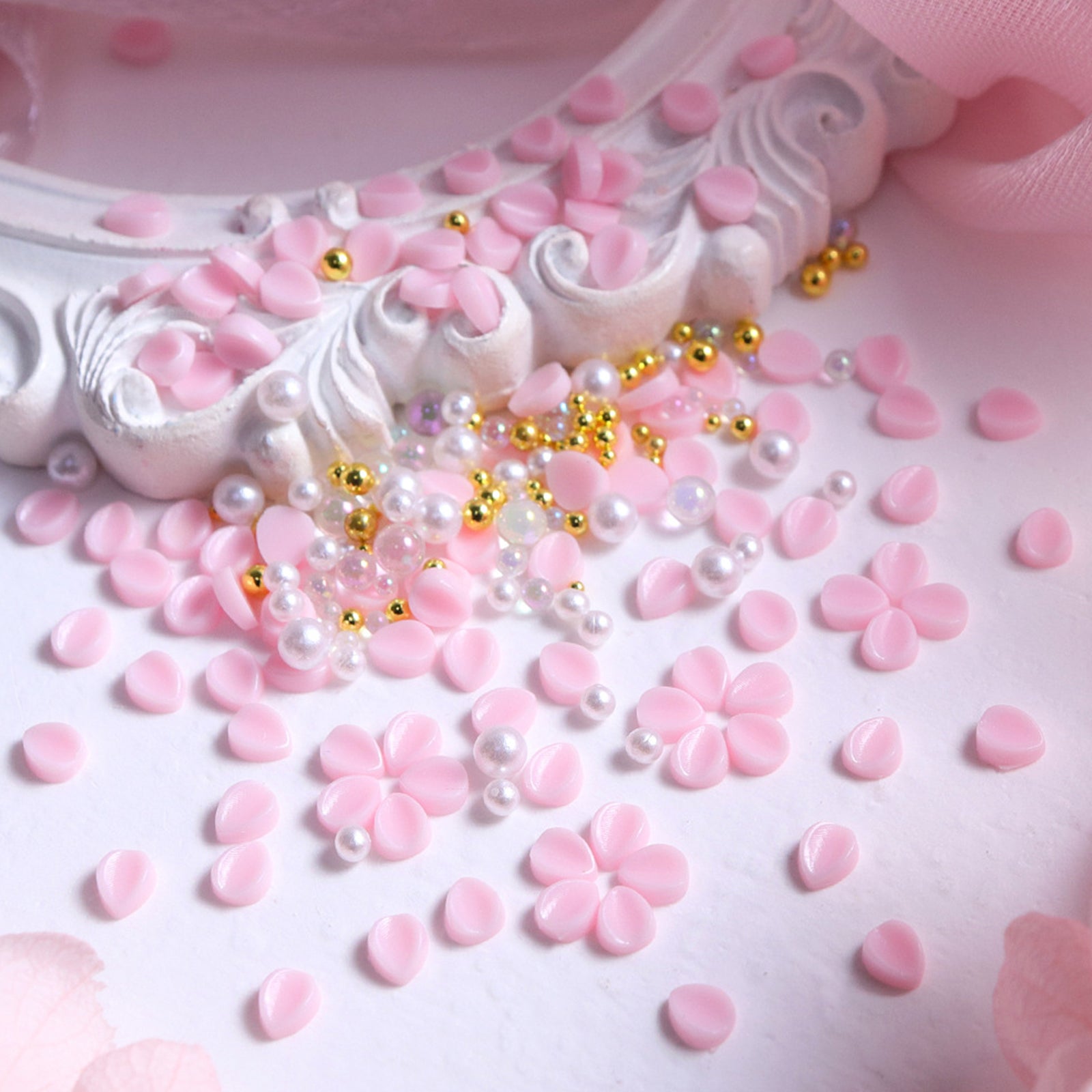 3D Artificial Carved Petal & Caviar Beads